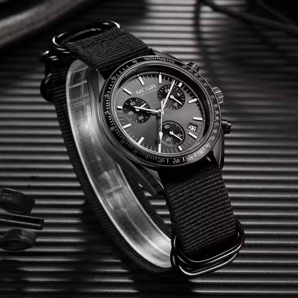 MEGIR 2247 Men's Luxury Quartz - Canvas Strap Watch 리뷰 및 가격