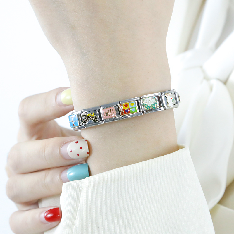 Hapiship Original Daisy Horse  - Butterfly Clasp Deployant 리뷰 및 가격